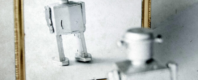 Robot allo specchio